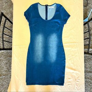 MEBON Jean dress in a size medium.